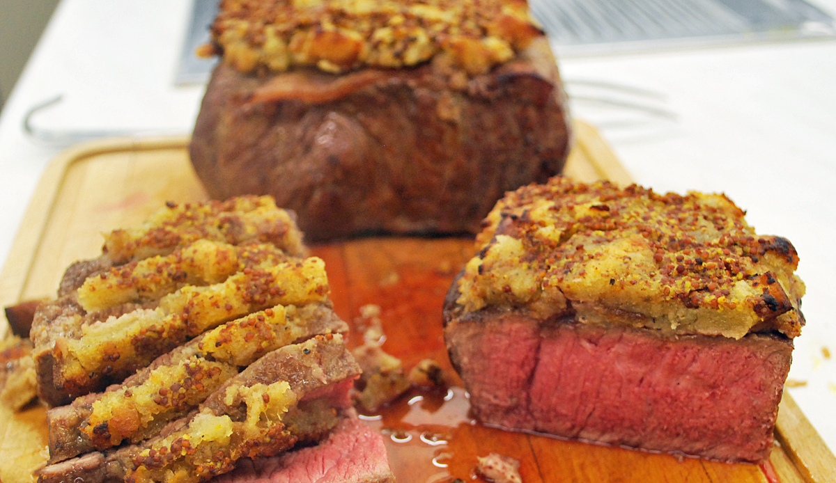 Roastbeef mit Meerrettichkruste und Rote-Bete-Relish