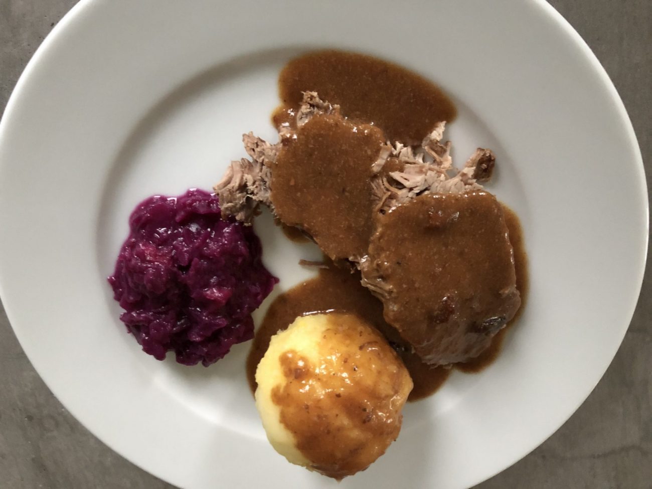 Aachener Sauerbraten mit Kräuterprinten