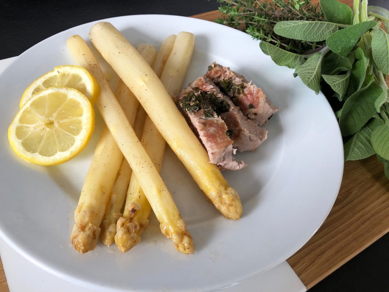 Knackiger Spargel aus der Pfanne