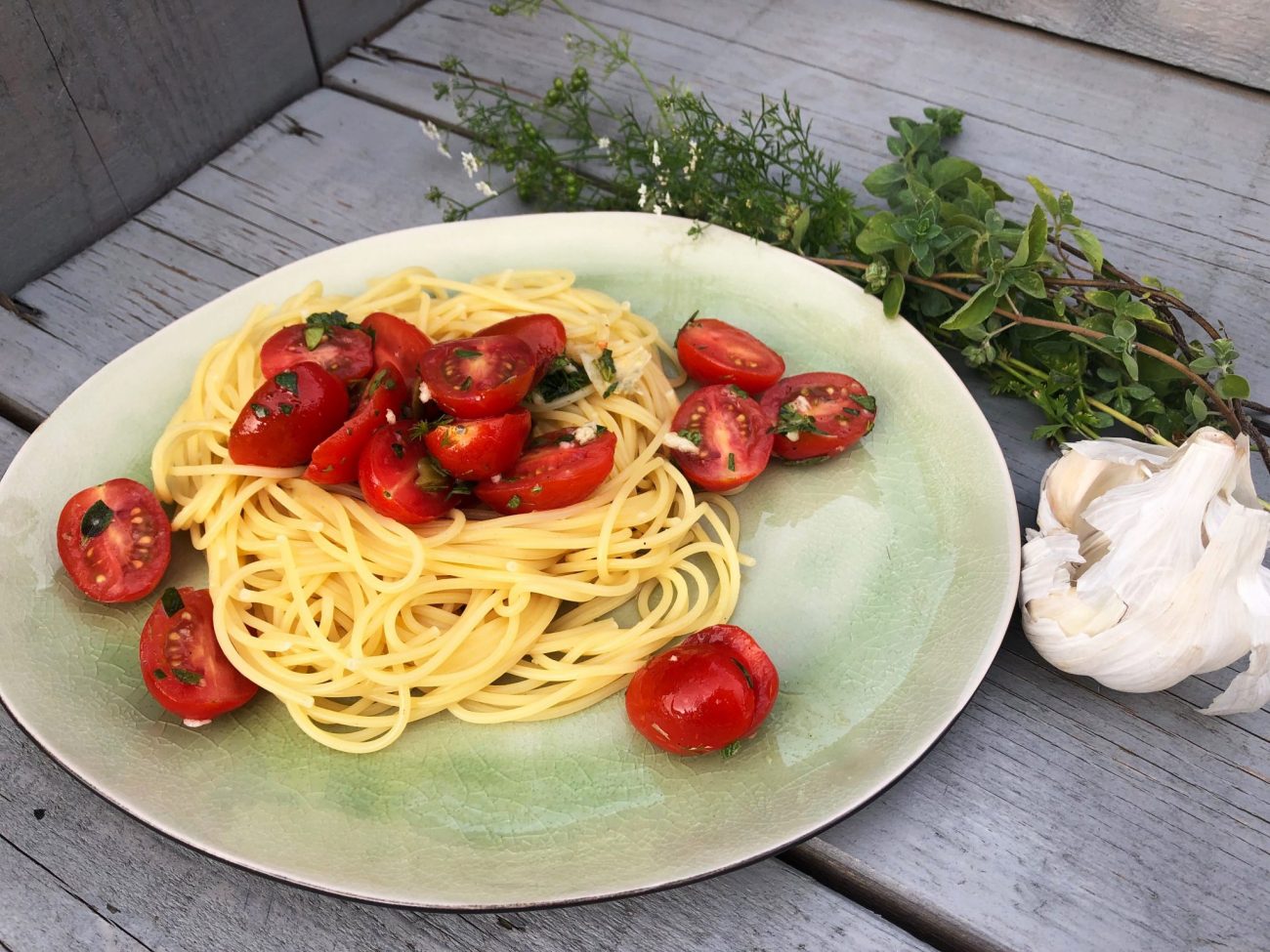 ﻿Partytomaten im Spaghetti-Nest