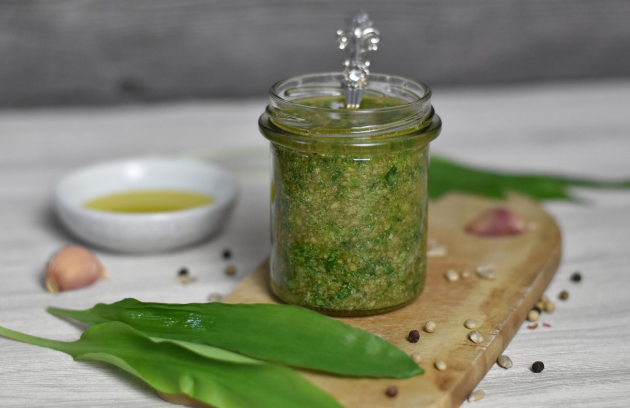 Bärlauch-Pesto mit Sonnenblumenkernen