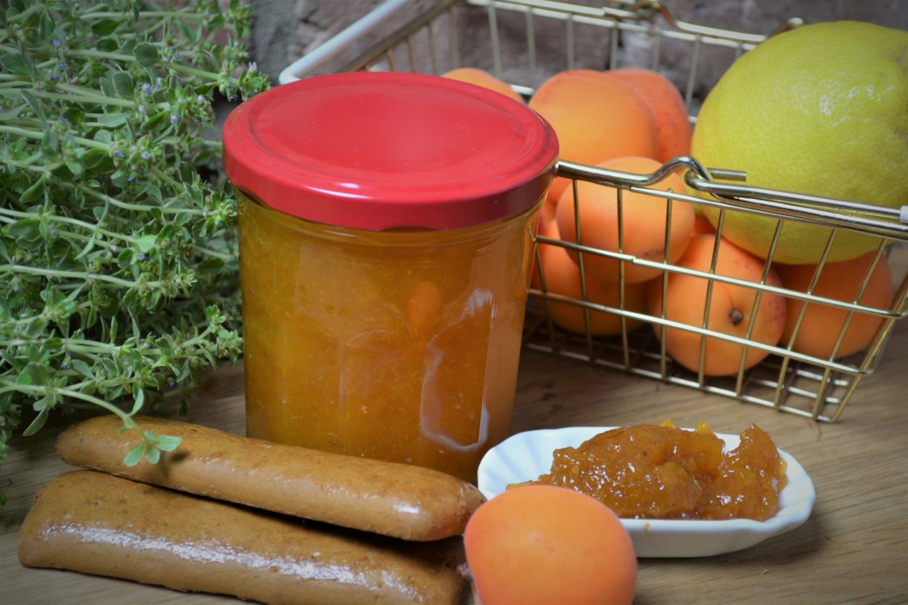 Marmelade aus Aprikosen mit Printengewürz