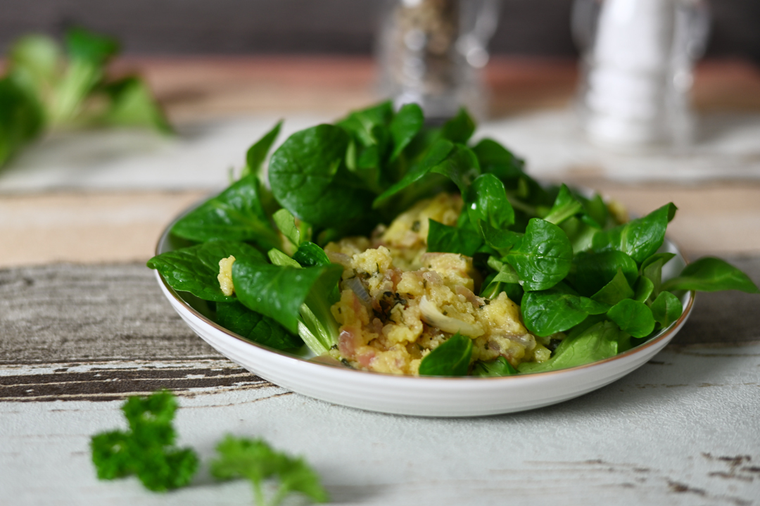 Feldsalat mit warmem Kartoffel-Dip