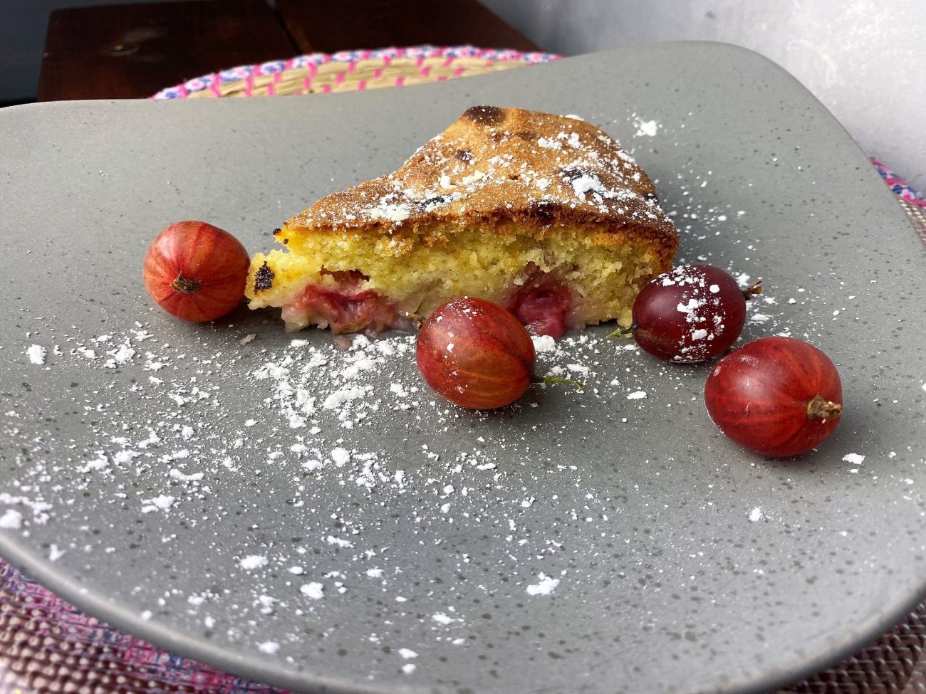 Rührkuchen mit Stachelbeeren