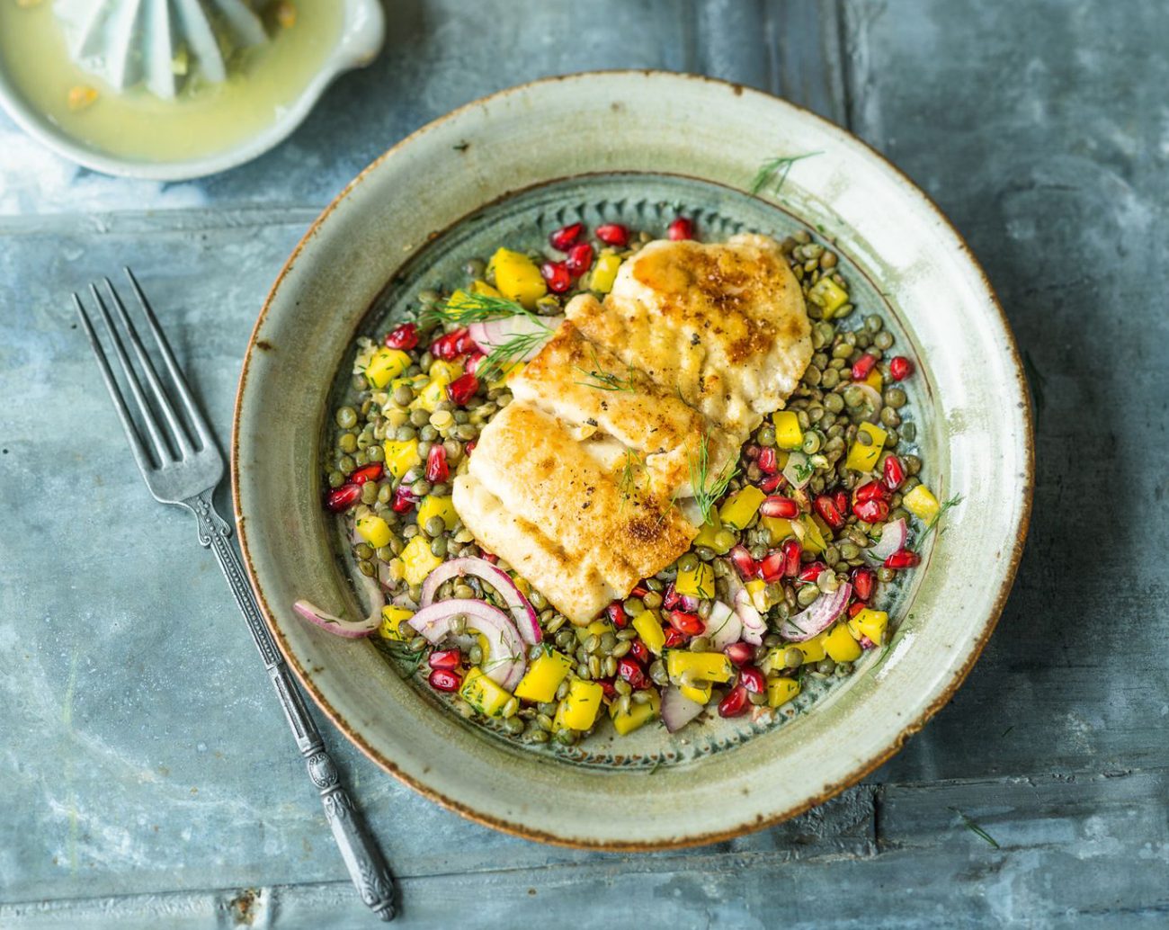 Fruchtiger Linsensalat mit Fisch