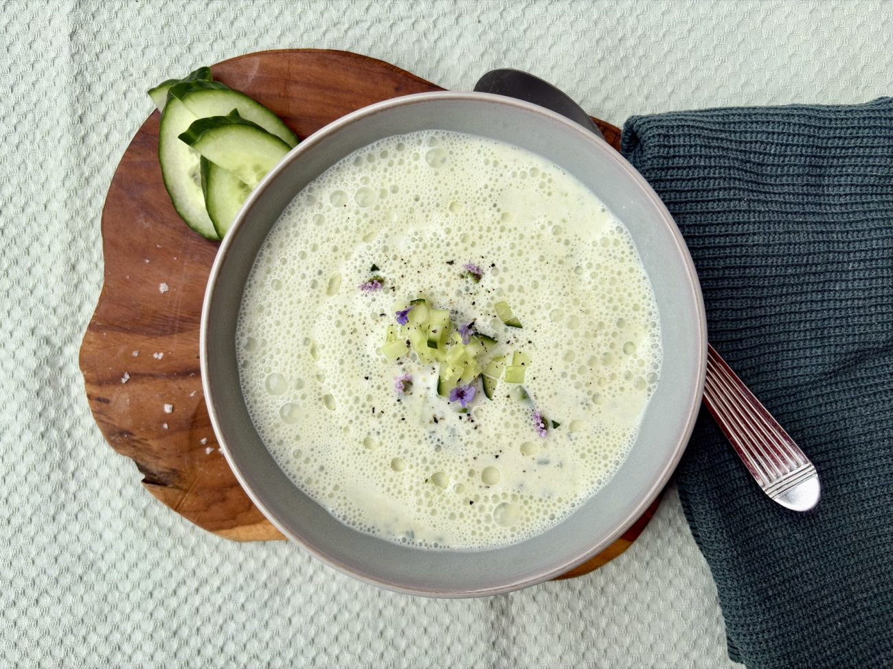 Für heiße Tage: Kalte Gurkensuppe mit Fenchel
