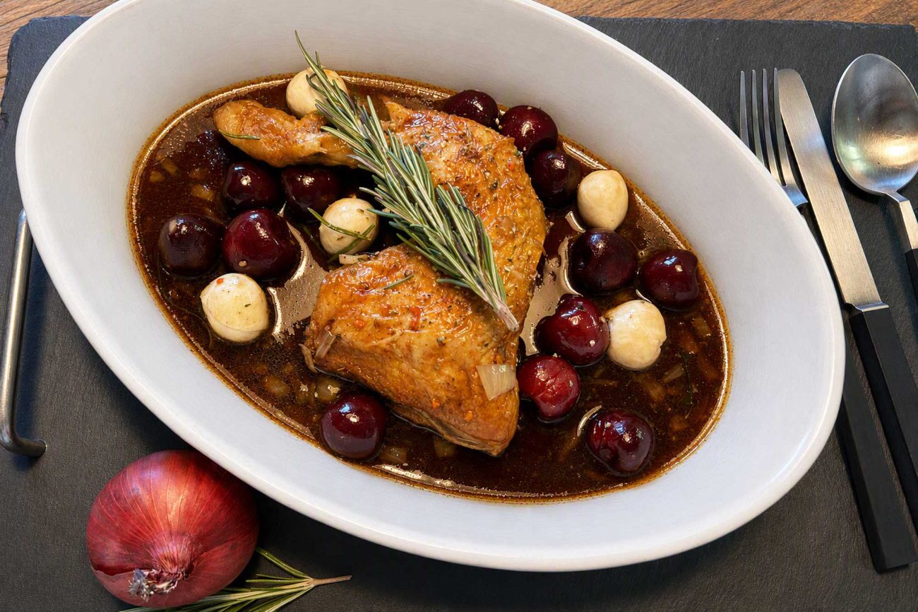 Hähnchen mit Burrata in Kirsch-Balsamico-Soße